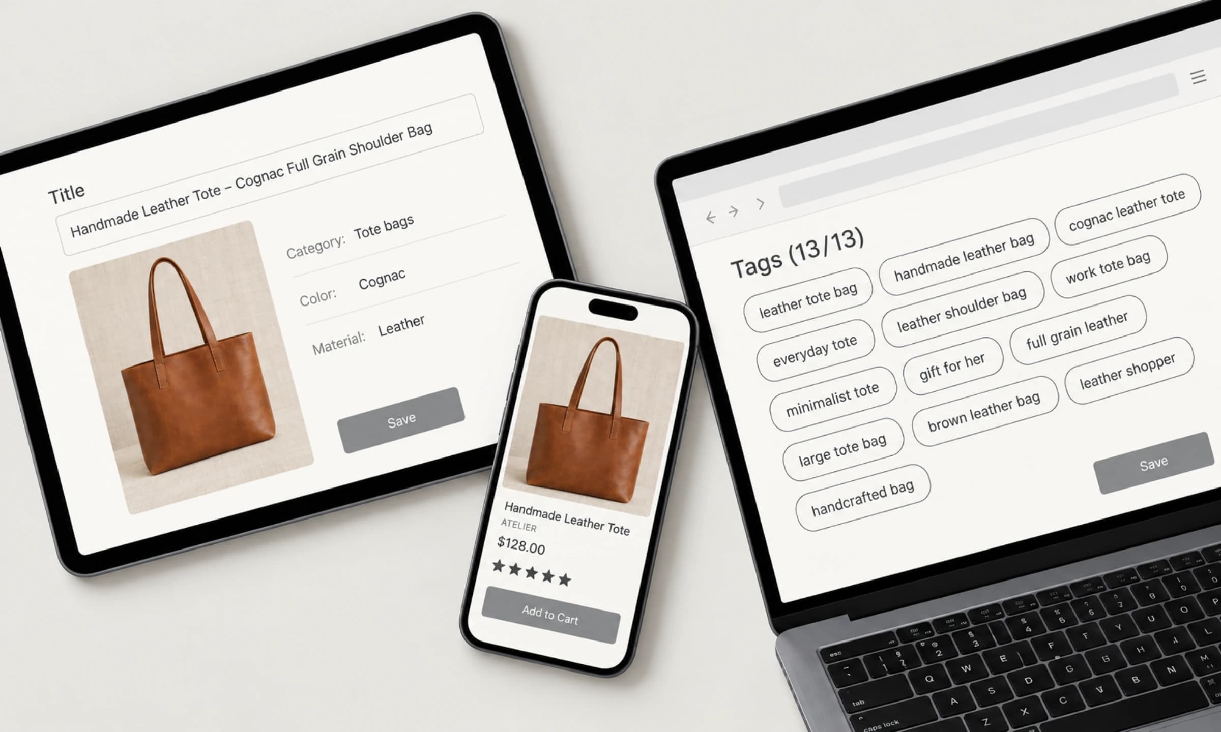 Ein Tablet zeigt die Bearbeitung des Listings derselben Ledertasche mit kurzem Titel und den Merkmalen Kategorie, Farbe und Material. Das Smartphone zeigt die Artikelseite, der Laptop alle 13 Tags als abgerundete Felder.